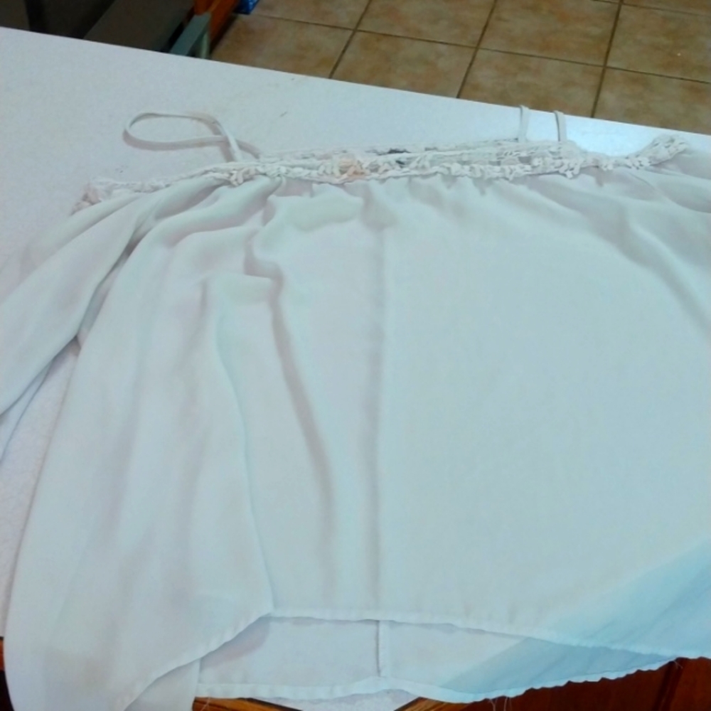 Open shoulder shirt